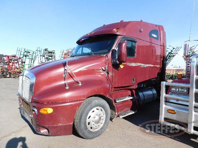 2005 Kenworth T2000_1.jpg